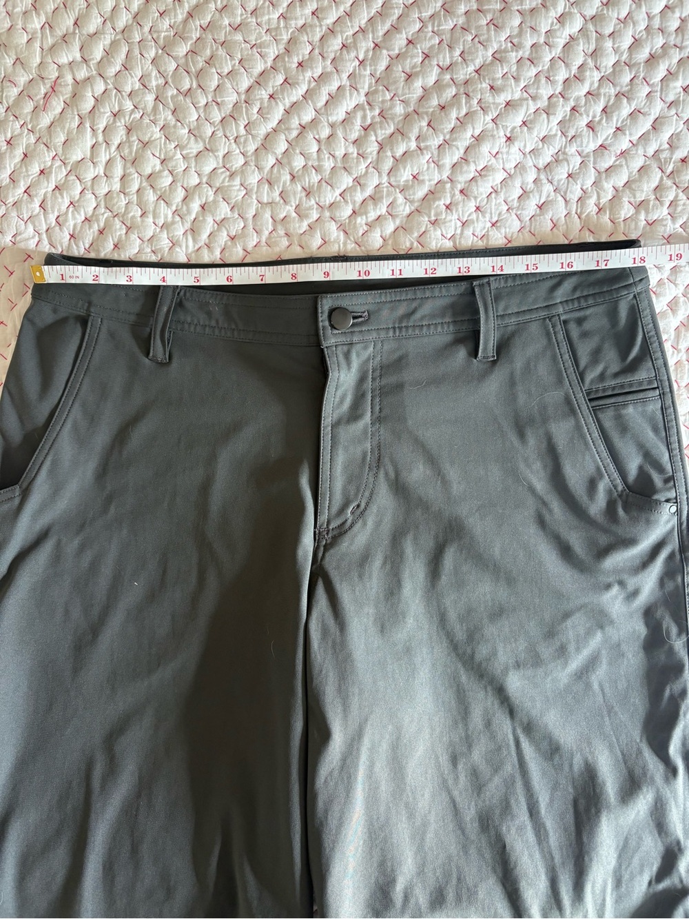 Lululemen Men's Black Performance Shorts- Five pockets - Picture 7 of 8